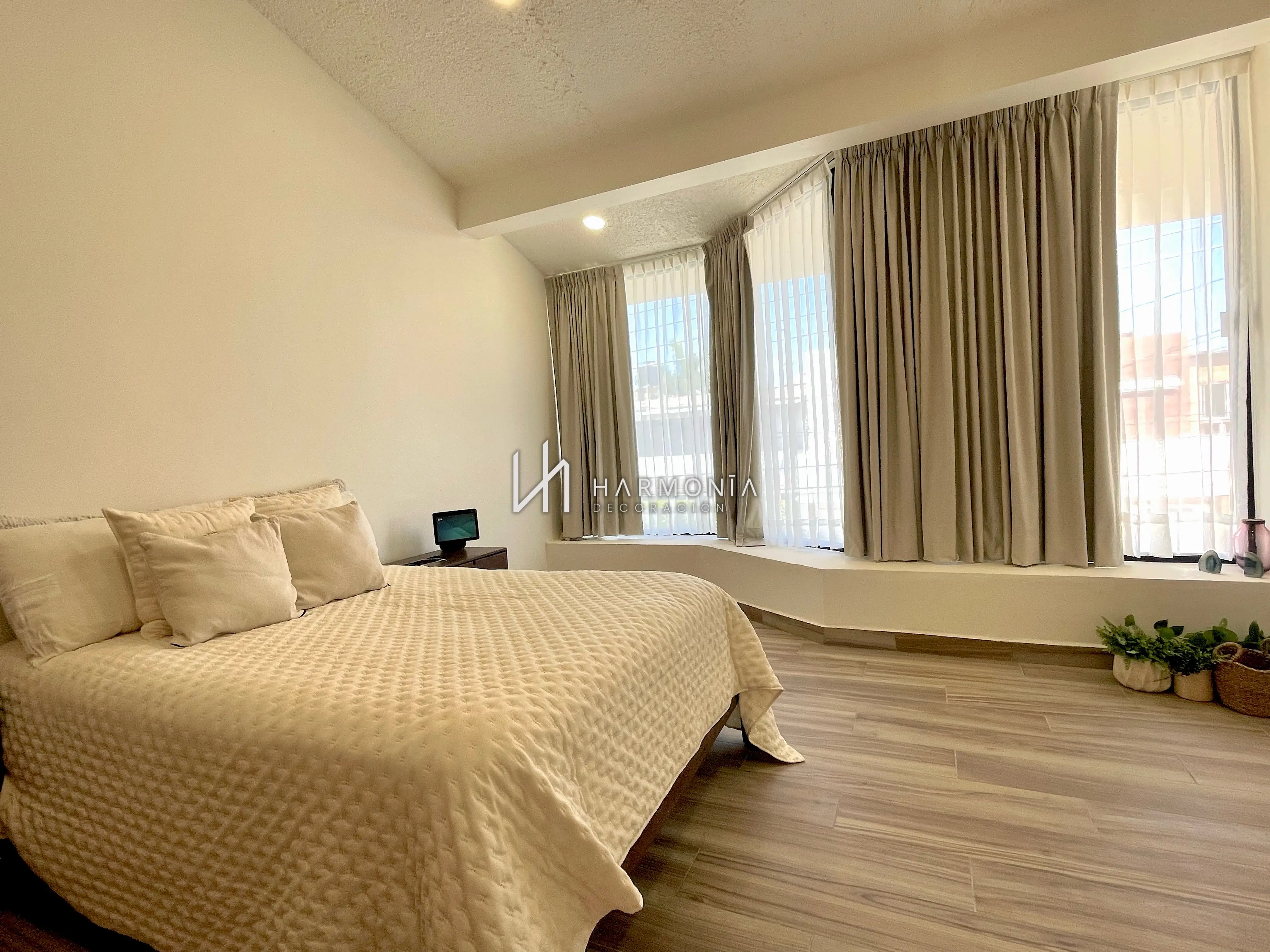 Riel hotelero Cortinas